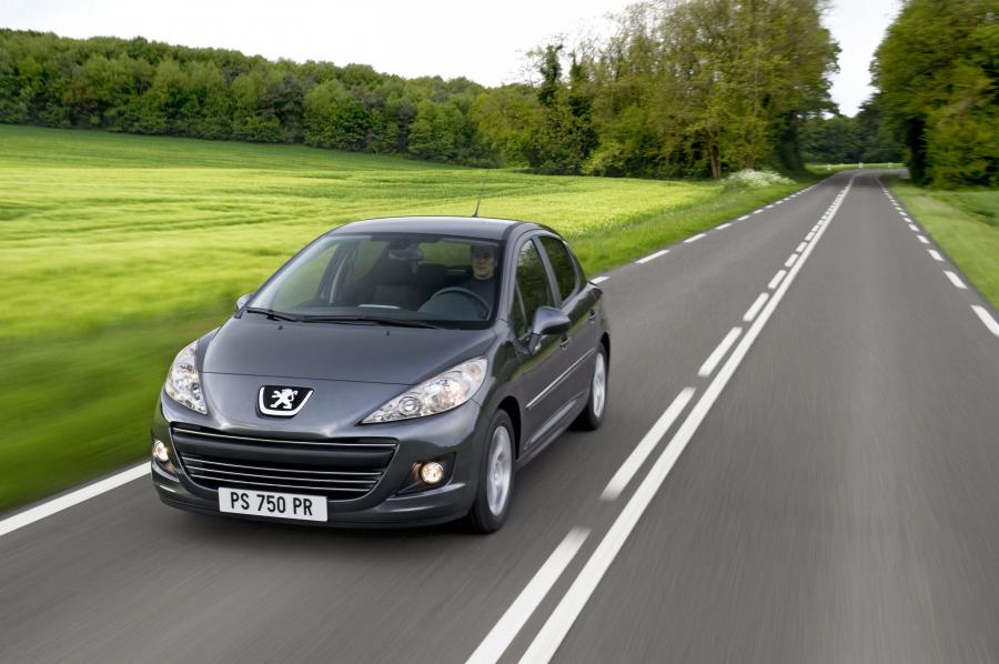  Peugeot 207 5-Door 2010 года  (фото 28 из 32)